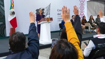Uso de celulares en escuelas: 8 de cada 10 maestros respaldan regulación, informa Sheinbaum