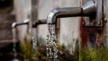 Vecinos de Neza acusan manipulación en distribución de agua potable