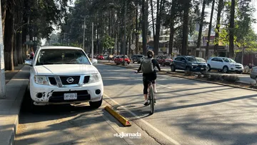 En Toluca autos invaden ciclovías ante inoperancia de autoridades viales