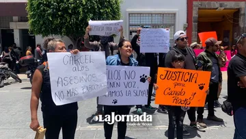 Animalistas protestan en Texcoco por asesinato de perritos Canelo y Rocko