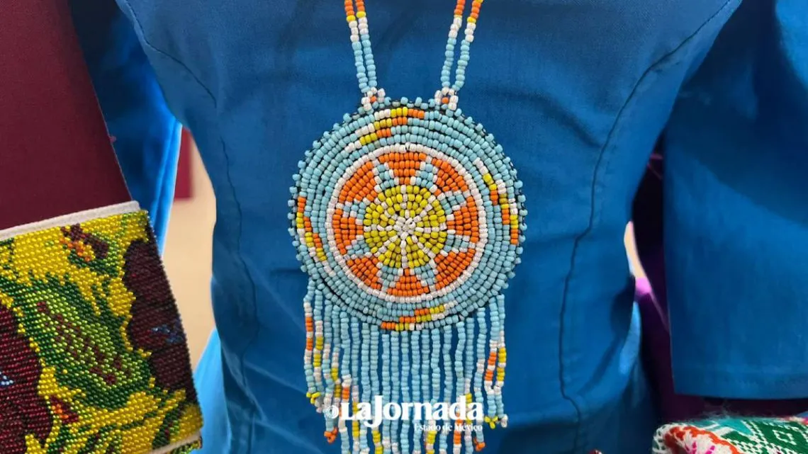 Cinthia Benito, artesana de chaquira que fusiona herencias
