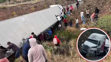 Tráiler vuelca en Acambay; hay tráfico pesado hoy 11 de mayo