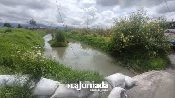 Vecinos de Totoltepec viven con el “agua a las rodillas”