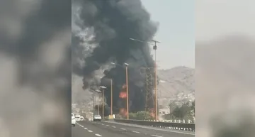 Ecatepec: Arde depósito de material reciclable en San Pedro Xalostoc