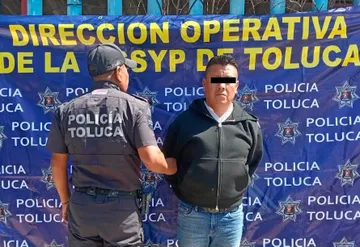 Policía de Toluca recupera dos vehículos robados y detiene a sus conductores