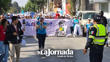 Marchan en Toluca para visibilizar trastorno del espectro autista