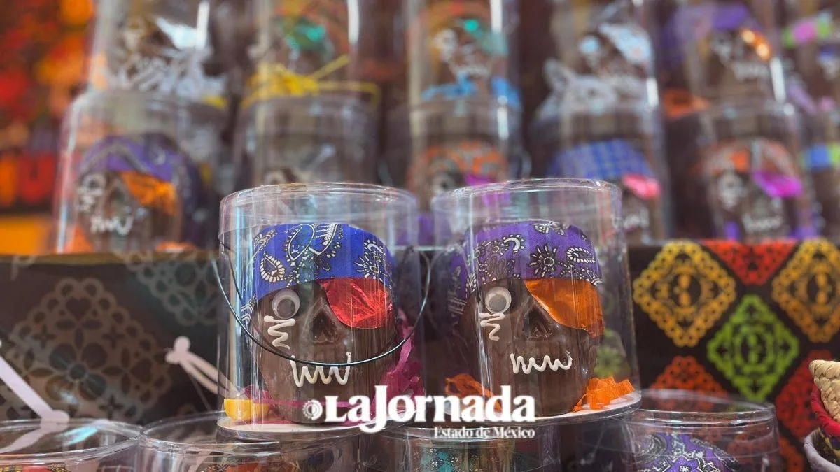 Toluca: 7 de cada 10 personas participan en intercambios de calaveras de chocolate