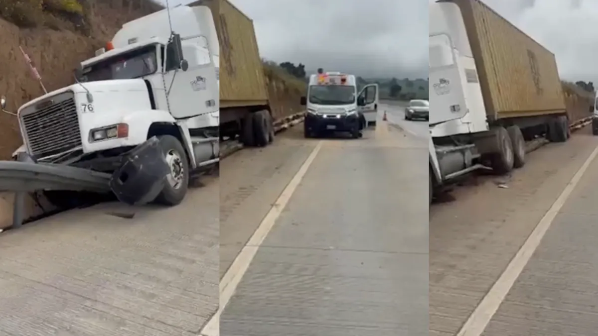 Tráiler derrapa y choca contra muro en la México-Puebla