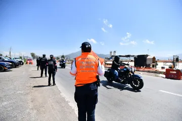 Policías vigilan territorio mexiquense durante vacaciones de verano 2026