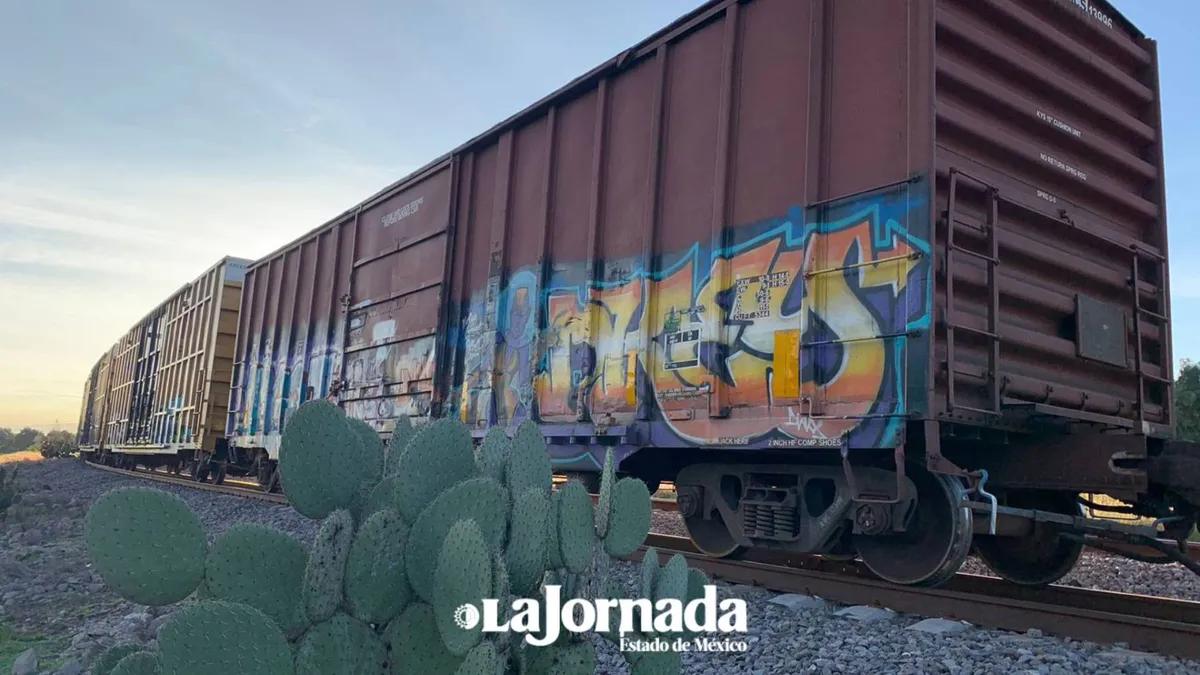 Trenes quedan varados en Edomex por bloqueo ferroviario en Puebla