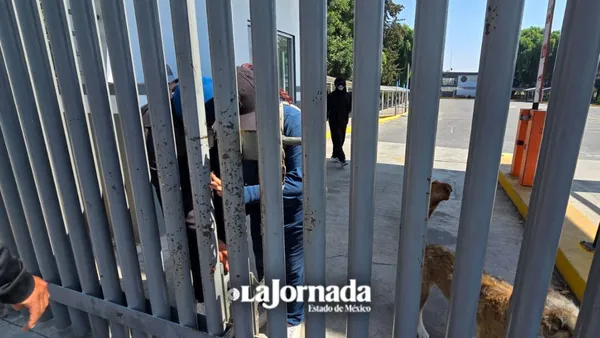 #Potrogate | Alumnos de la FCA "Los Uribe" de la UAEMéx toman las instalaciones
