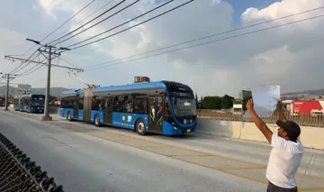Valle de Chalco: Vecinos protestan en la México-Puebla contra escuela en parque público