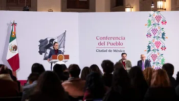 Claudia Sheinbaum cuestionó los bloqueos de una fracción del sector de Canacar y defendió la reducción del límite de deducibilidad de peajes.