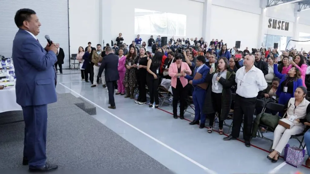 Jenaro Martínez rinde cuentas ante base sindical del SMSEM