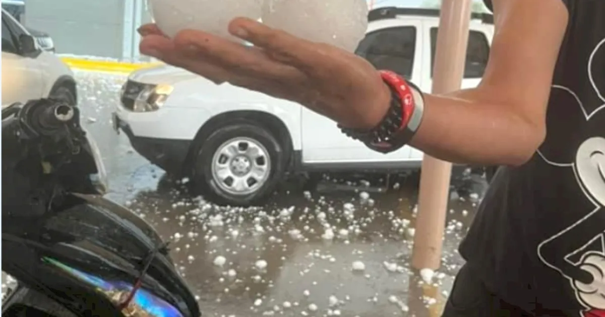 Cae granizo de tamaño de pelotas de béisbol en Coahuila