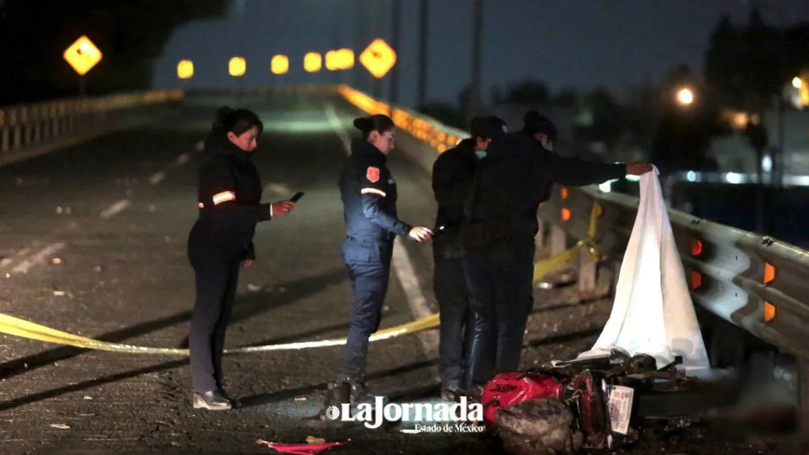 Motociclista muere en el puente de Tres Caminos en Toluca