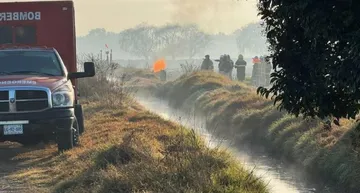 Nextlalpan: Incendio por toma clandestina moviliza a los servicios de emergencia