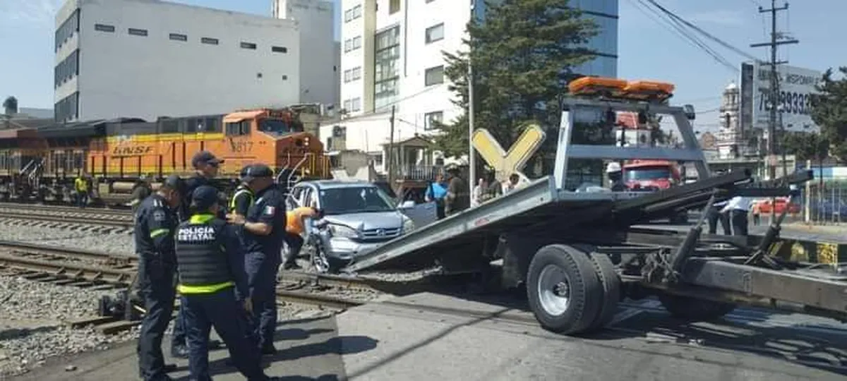 Conductor imprudente provoca accidente en Isidro Fabela, dejando un herido