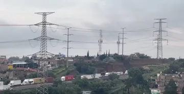 (Video) Autopista Chamapa-Lechería sigue cerrada por inundación