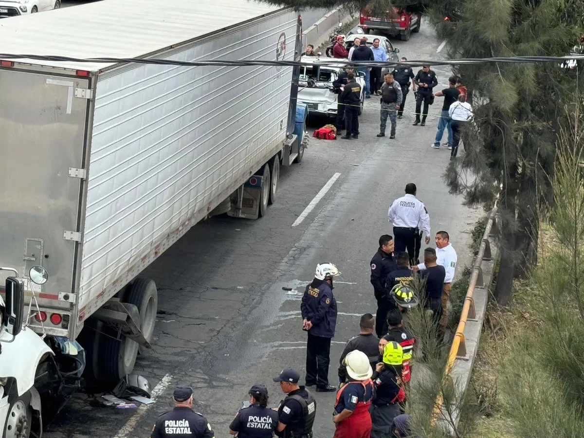 Texcoco: Mueren dos hombres durante fuerte choque
