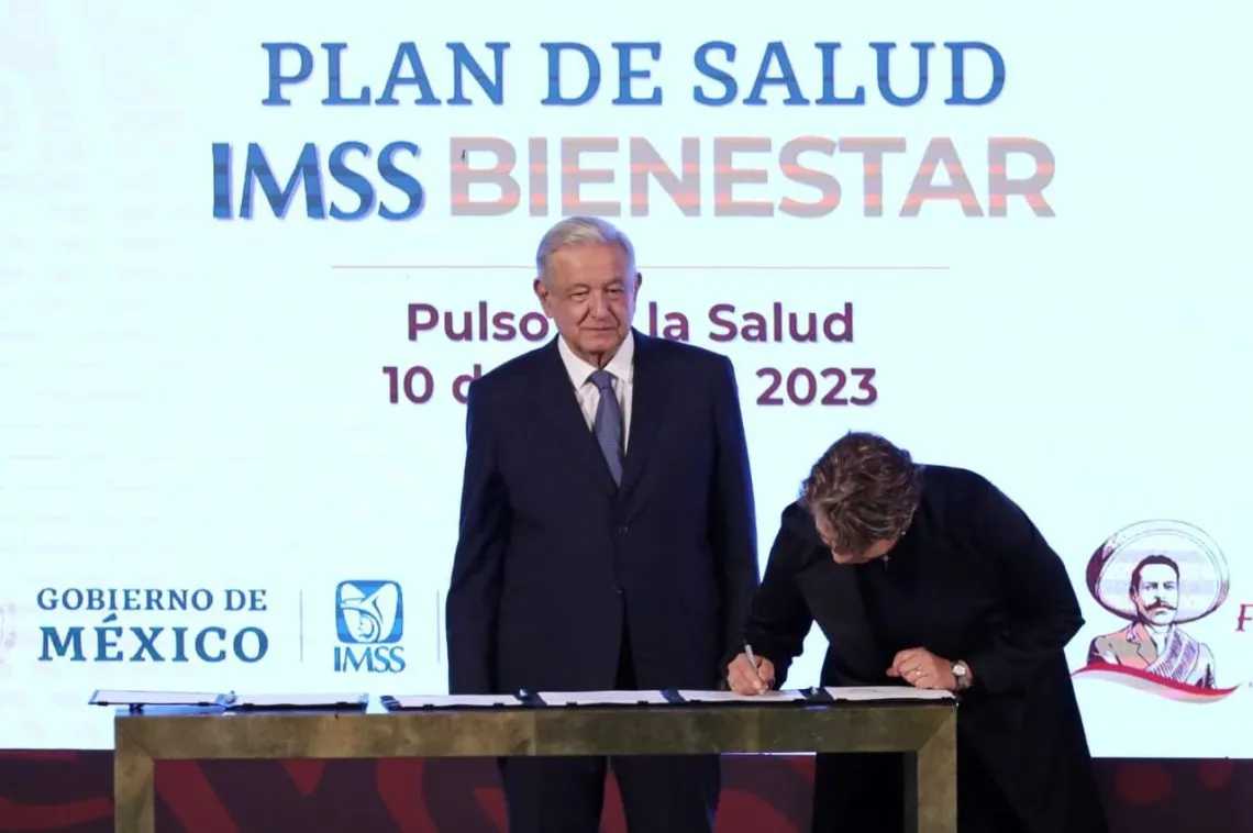 Delfina Gómez en la firma del Plan de salud IMSS-Bienestar