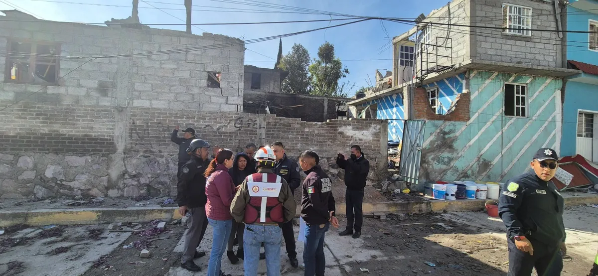 Brindan apoyo a familias afectadas por explosión en Chimalhuacán