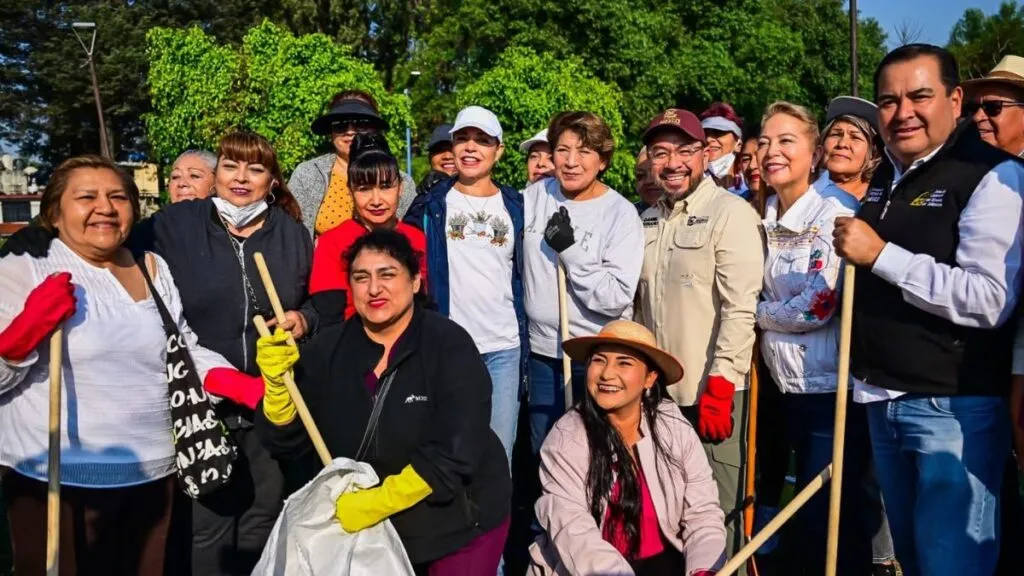 Delfina Gómez supervisa labores de limpieza en el Periférico Norte, Edomex