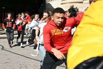 Foto de un aficionado de Kansas City durante el tiroteo en el desfile del festejo.