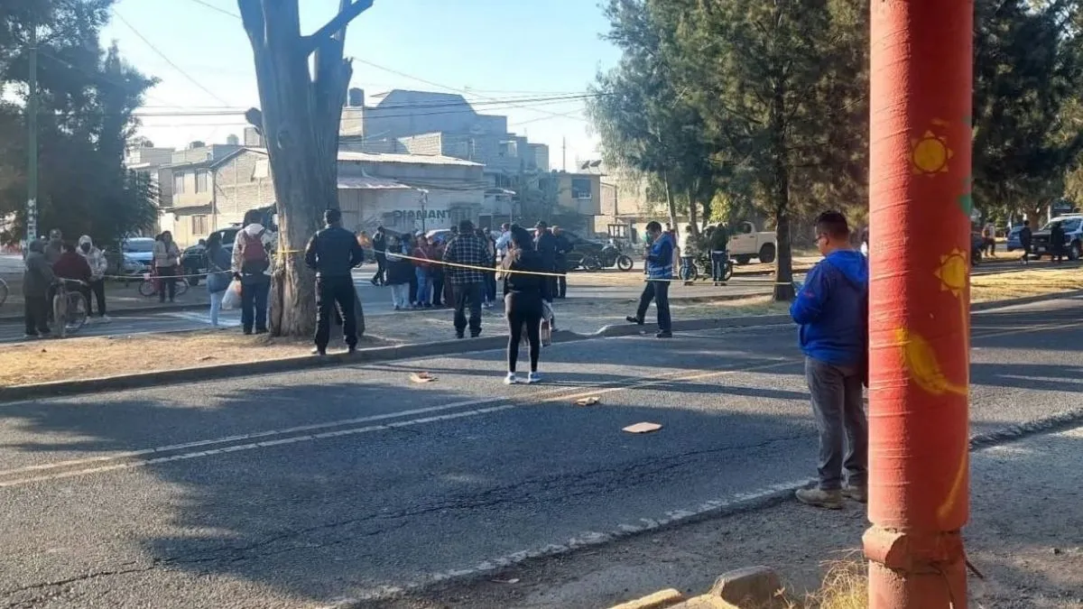 Vecinos bloquearon avenida en Ecatepec para exigir semáforo
