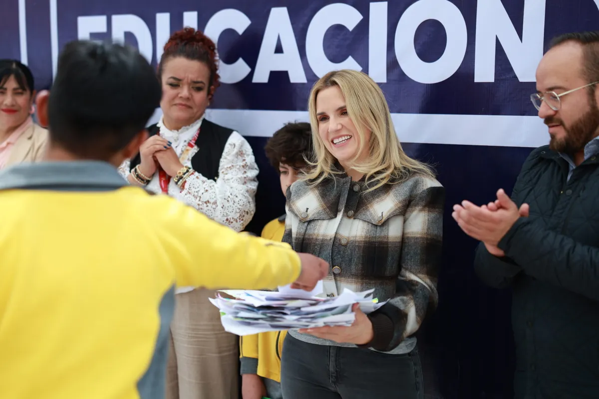 Mantenimiento en escuelas de Huixquilucan avanza con el programa «Acción por la Educación»