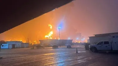 Un incendio en la barda perimetral de la Refinería de Dos Bocas deja cinco personas muertas.