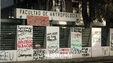En estos planteles únicamente se permitió el acceso a profesores y alumnos, mientras que el personal administrativo tuvo que retirarse.