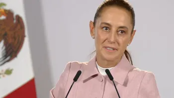 El embajador Ronald Johnson y el gobernador Mauricio Kuri participaron en el acto de la academia policial en Querétaro.