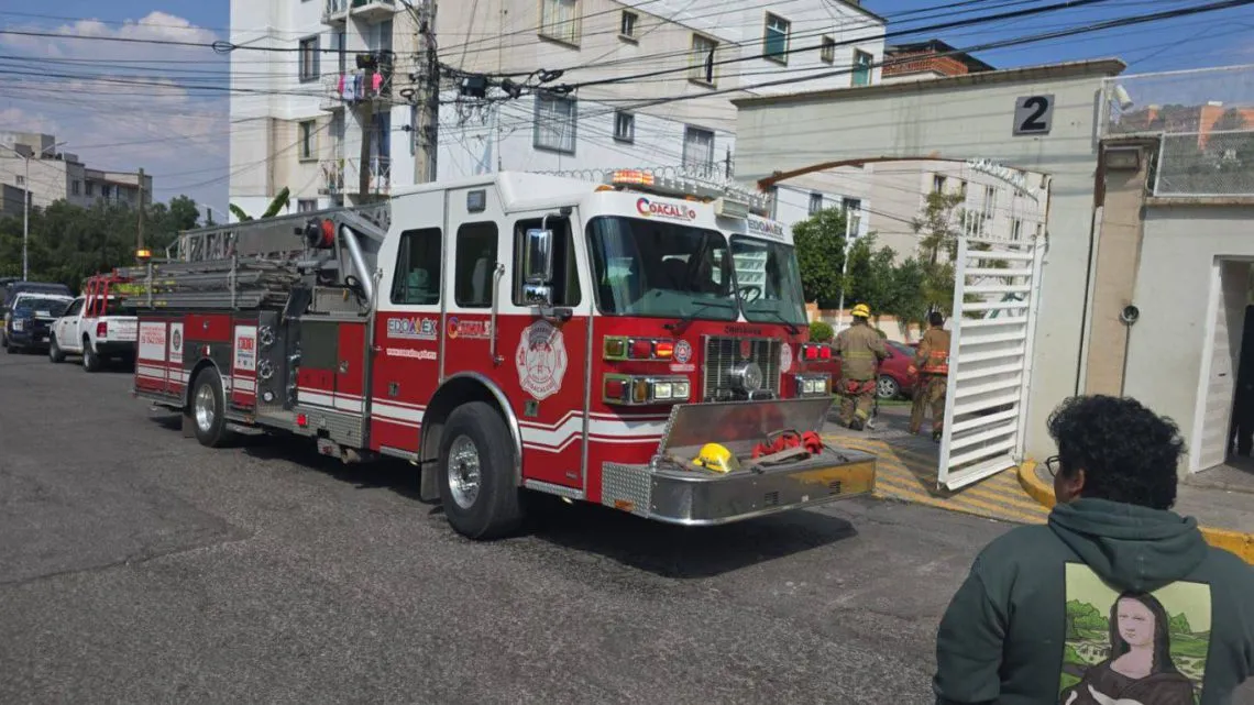 Coacalco: Se controla incendio en departamento dentro de unidad habitacional
