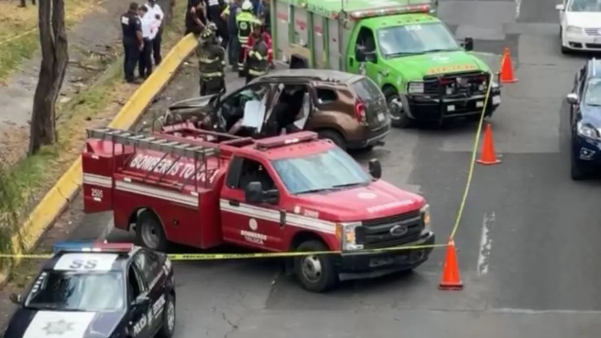 Reportan fuerte accidente en Paseo Tollocan, tres personas pierden la vida