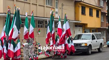Empresarios del Valle de Toluca piden ordenar comercio ambulante de temporada y no prohibirlo