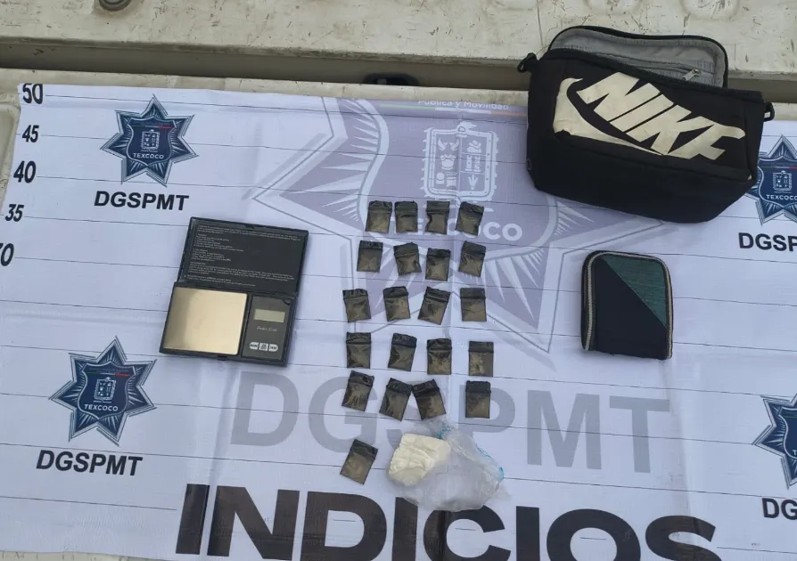 Policía Municipal de Texcoco detiene a sujeto por presuntos delitos contra la salud y orden de reaprehensión vigente