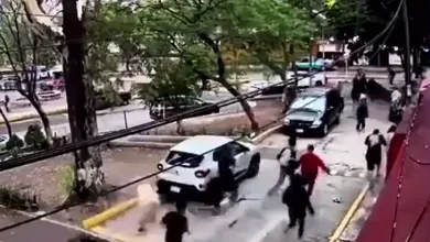 El presidente Andrés Manuel López Obrador lamentó este hecho entre jóvenes de preparatorias e integrantes del Colegio de Ciencias y Humanidades plantel Naucalpan, de la UNAM, el cual arrojó como saldo y estudiante muerto. Foto: Captura