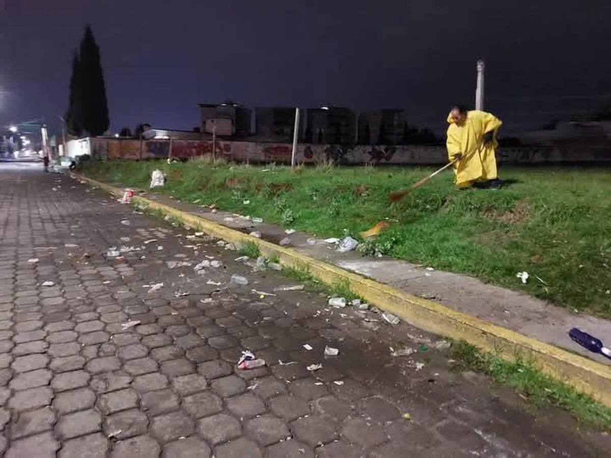 Dejan más de 20 toneladas de basura tras el Paseo de San Isidro en Metepec