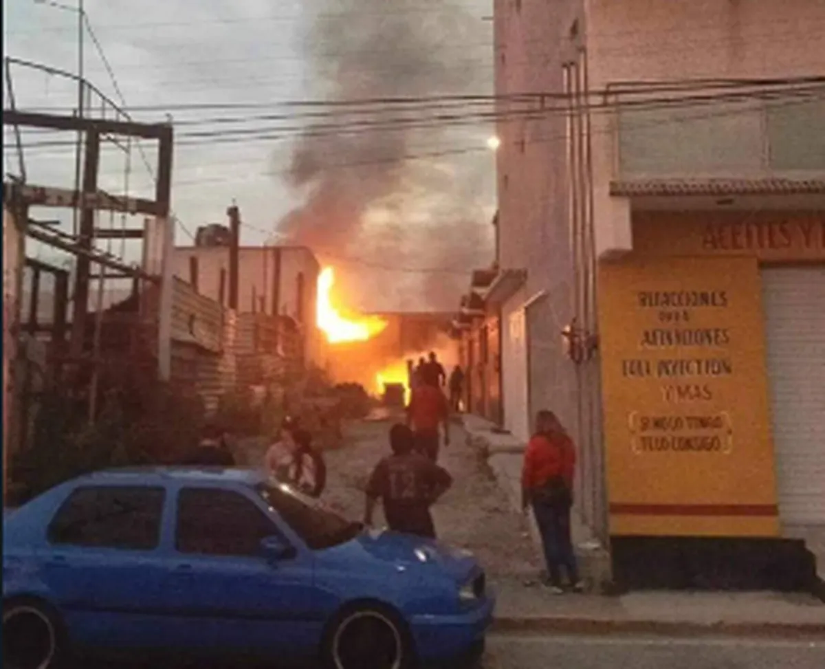 Huehuetoca: Se registró incendio en un cuarto en  con bidones presuntamente de huachicol