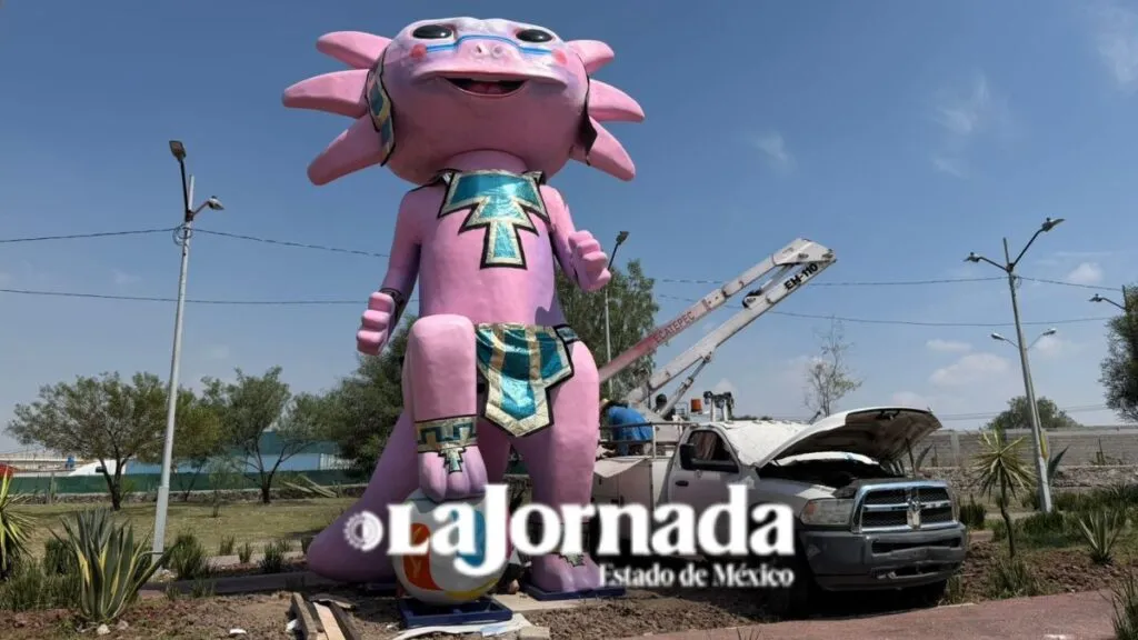 Monumental ajolote forma parte de corredor turístico en Ecatepec