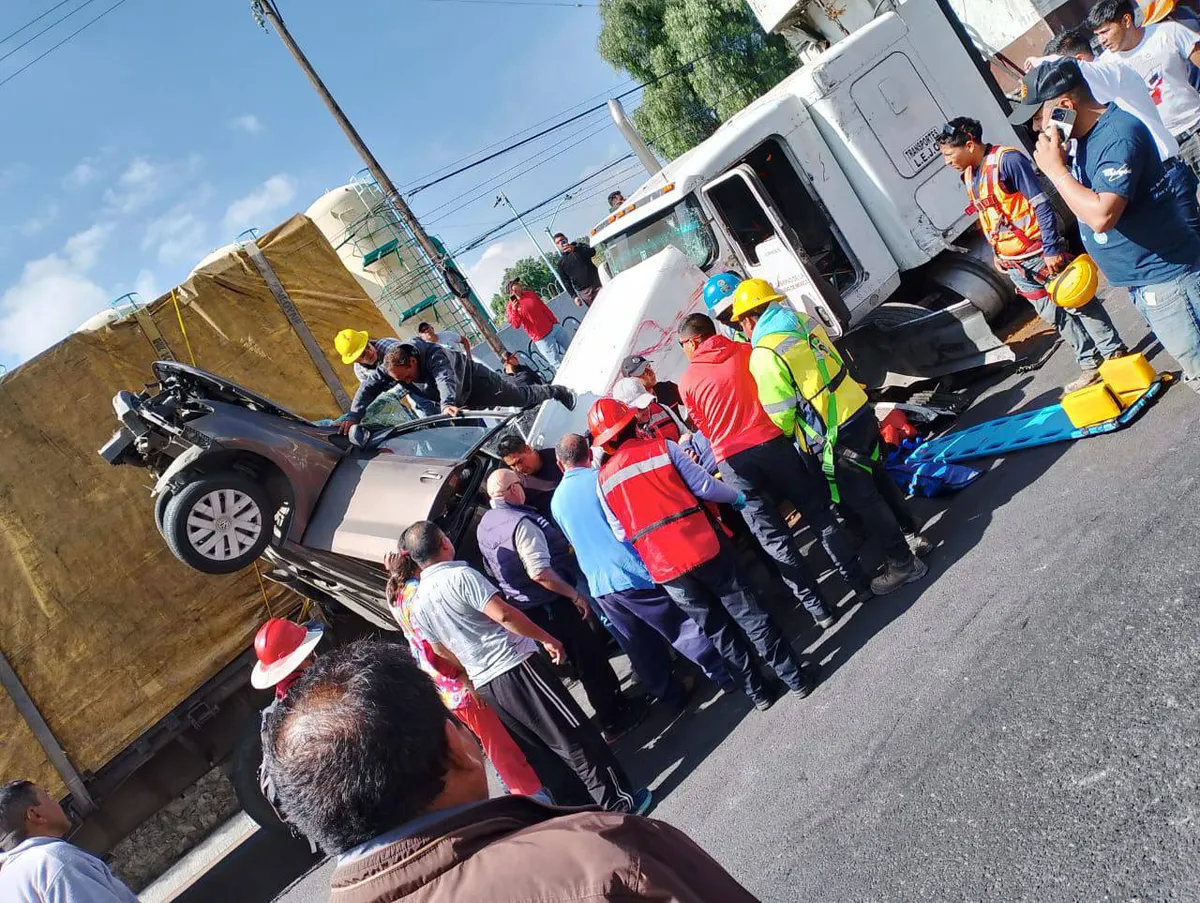 Choque múltiple en la autopista México-Puebla deja varios lesionados
