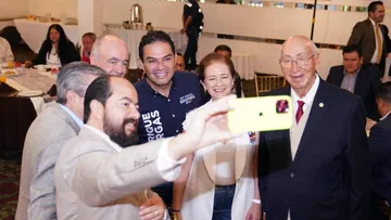 Enrique Vargas se reúne con rotarios en Ciudad Satélite