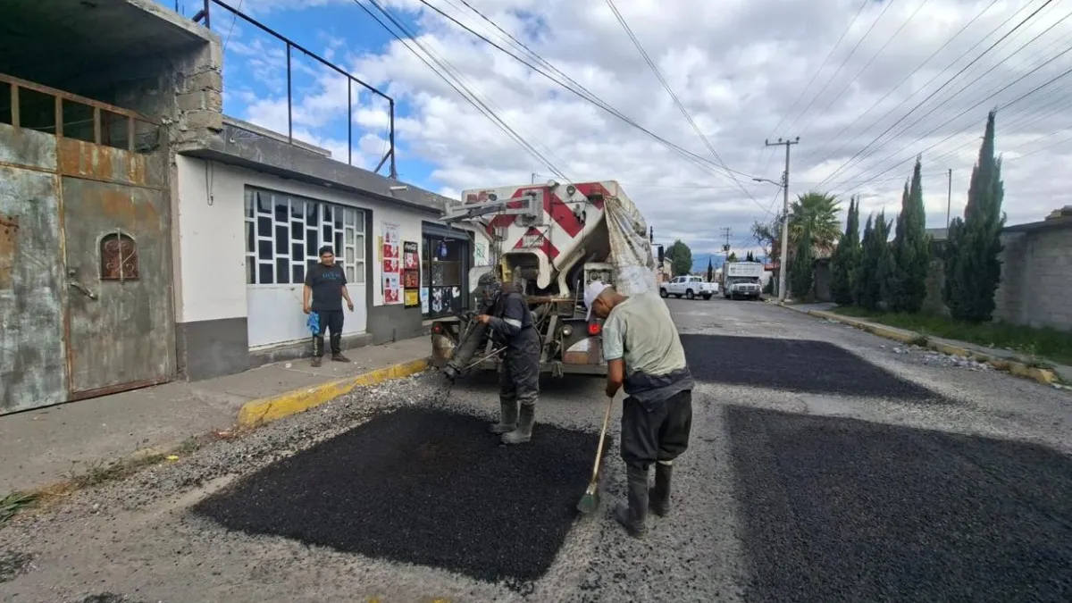 Fernando Flores inició programa para erradicar baches de Metepec
