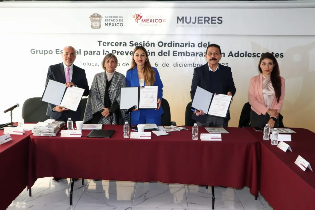 Edomex firma convenio para prevenir embarazos adolescentes