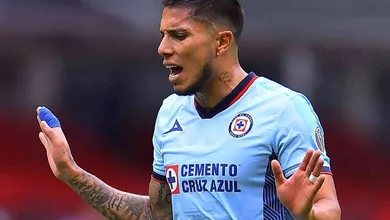 Y en medio de toda esta controversia, Carlos Salcedo publicó en su cuenta de Instagram una historia. Foto: Captura