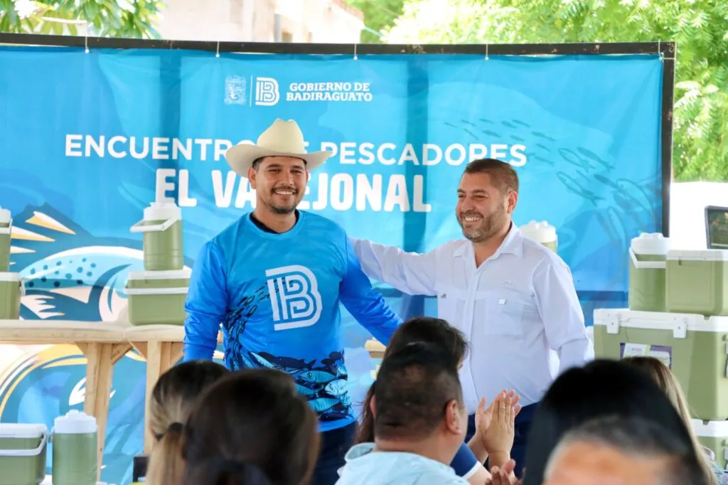 Badiraguato respalda al sector pesquero: José Paz López lleva obras y apoyos a El Varejonal
