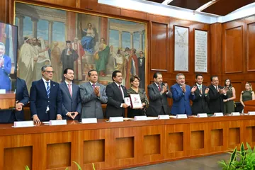 Pepe Couttolenc encabeza mensaje ante entrega del Tercer Informe de Delfina Gómez; destaca cercanía y trabajo