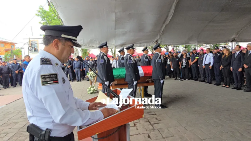 Rinden homenaje luctuoso a policía caído en robo de San Mateo Atenco