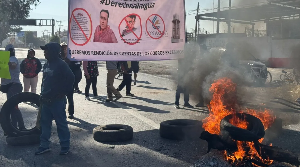 Atenco: Bloquean la Texcoco-Lechería, pobladores exigen entrega de pozo
